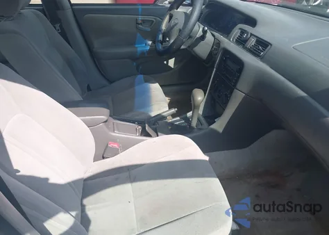 2000 Toyota Camry Ce from USA, damaged, VIN 4T1BG22KXYU755297